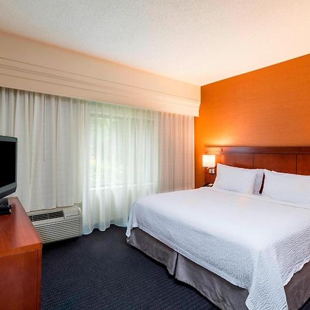 Courtyard By Marriott Atlanta Buford Mall Of Georgia Buitenkant foto