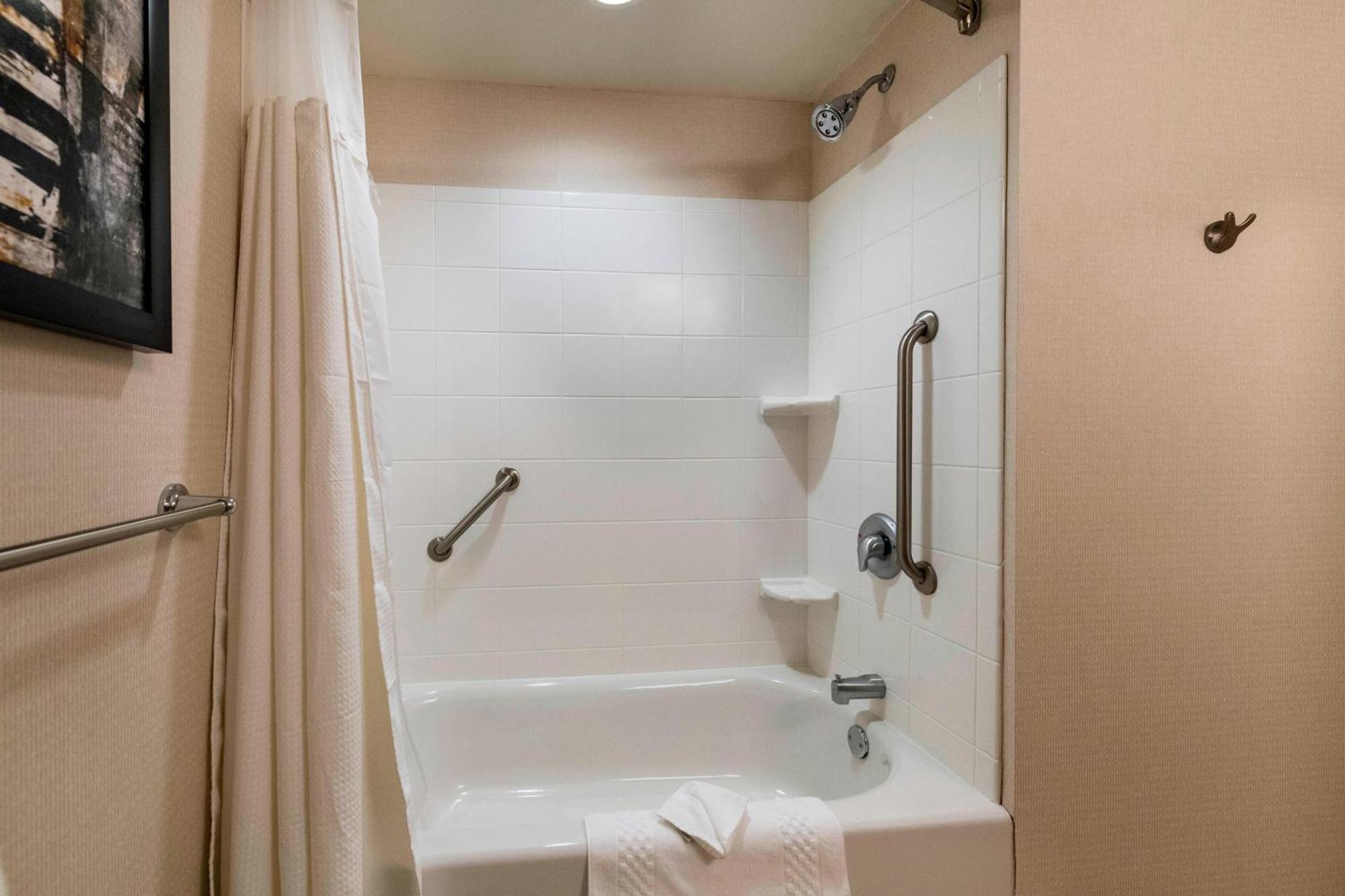 Courtyard By Marriott Atlanta Buford Mall Of Georgia Buitenkant foto