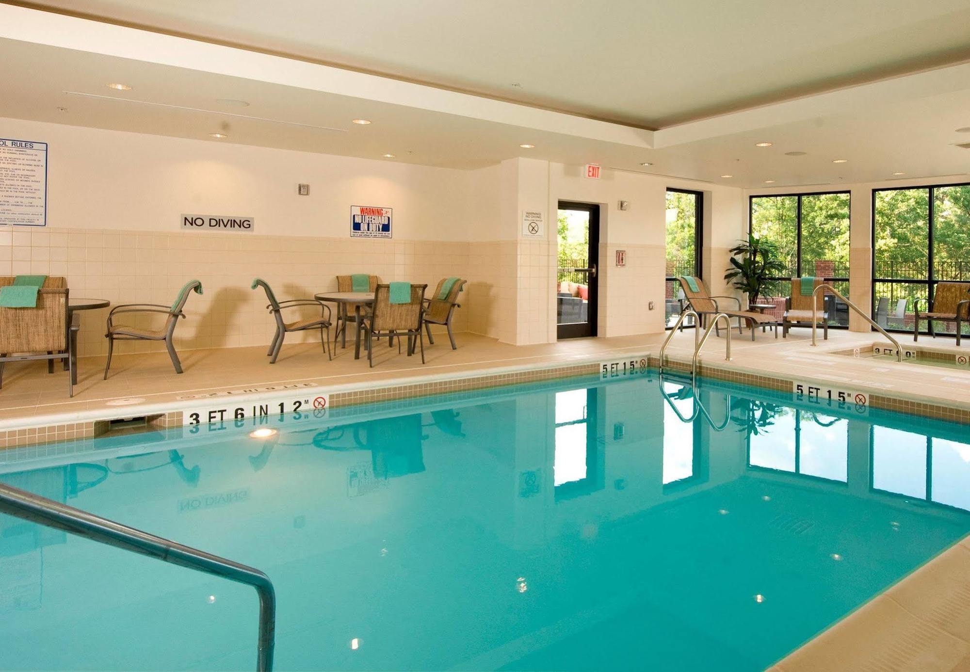 Courtyard By Marriott Atlanta Buford Mall Of Georgia Buitenkant foto